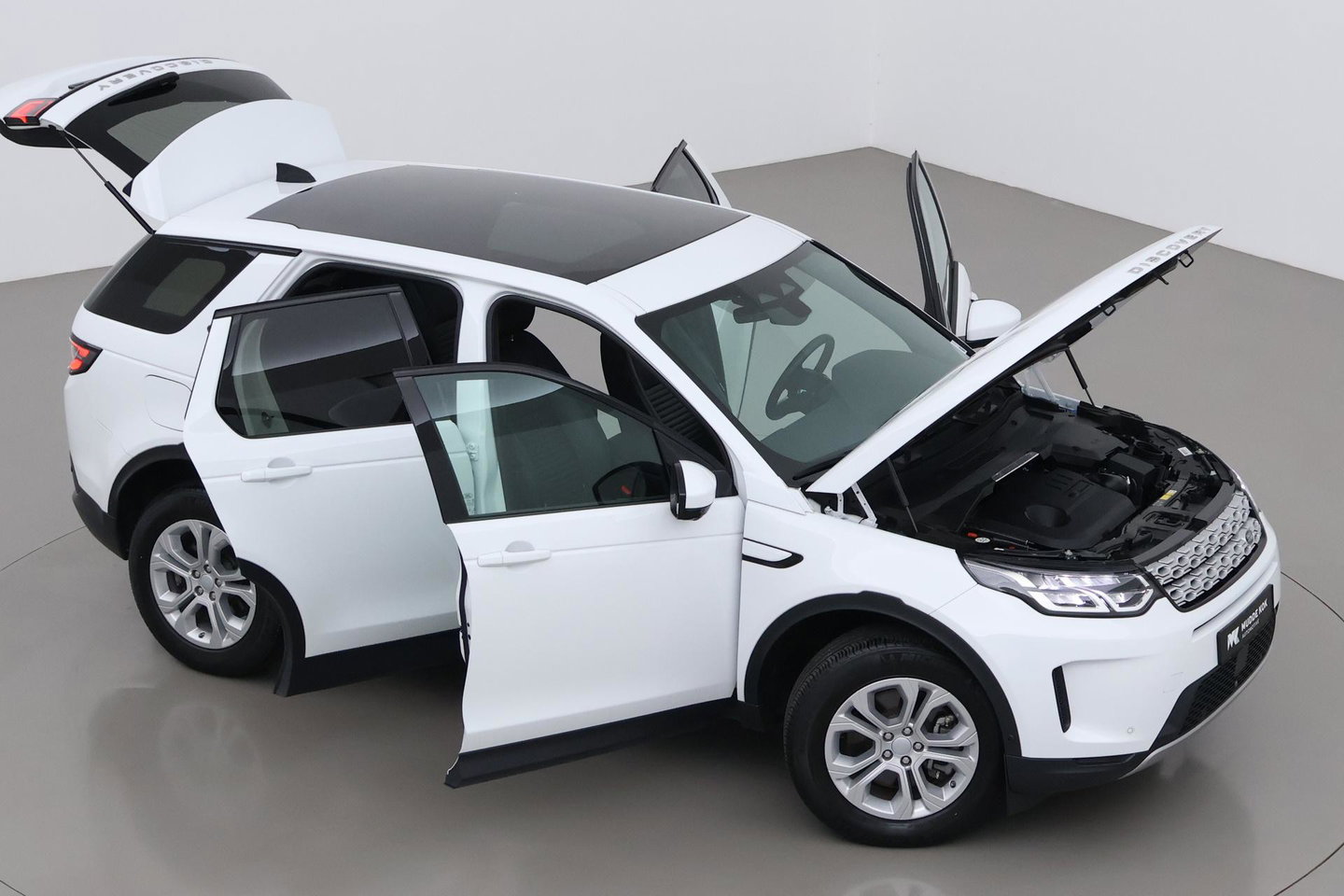 Land Rover Discovery Sport P300e 1.5 S | Panoramadak | 360° Camera | Meridian | Trekhaak | Leder | Stoelverwarming V+A