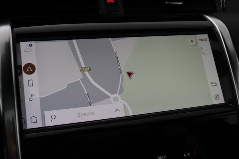 Land Rover Discovery Sport P300e 1.5 S | Panoramadak | 360° Camera | Meridian | Trekhaak | Leder | Stoelverwarming V+A