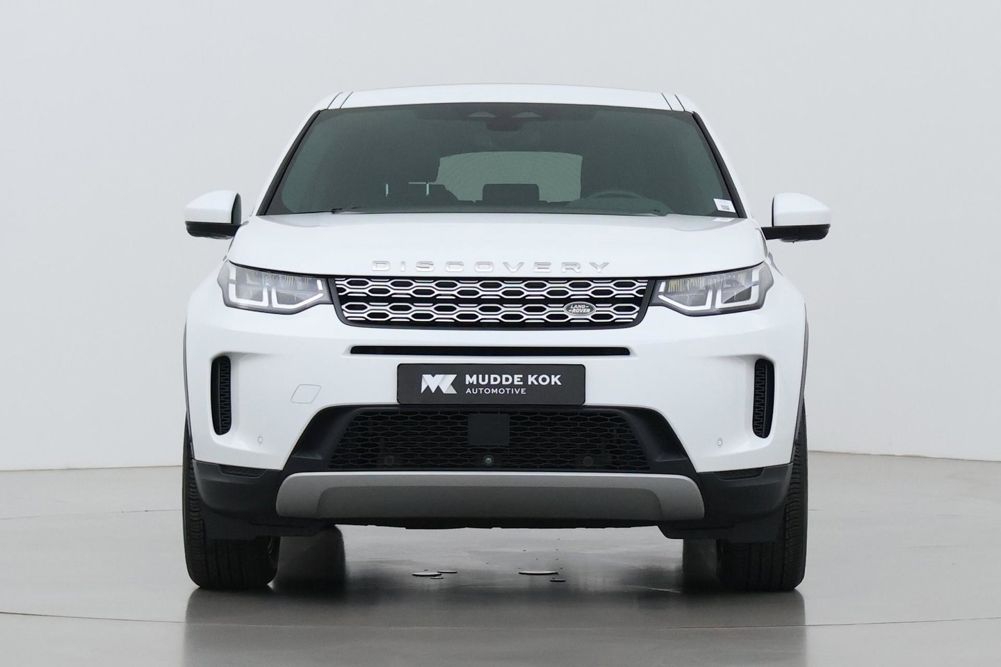 Land Rover Discovery Sport P300e 1.5 S | Panoramadak | 360° Camera | Meridian | Trekhaak | Leder | Stoelverwarming V+A