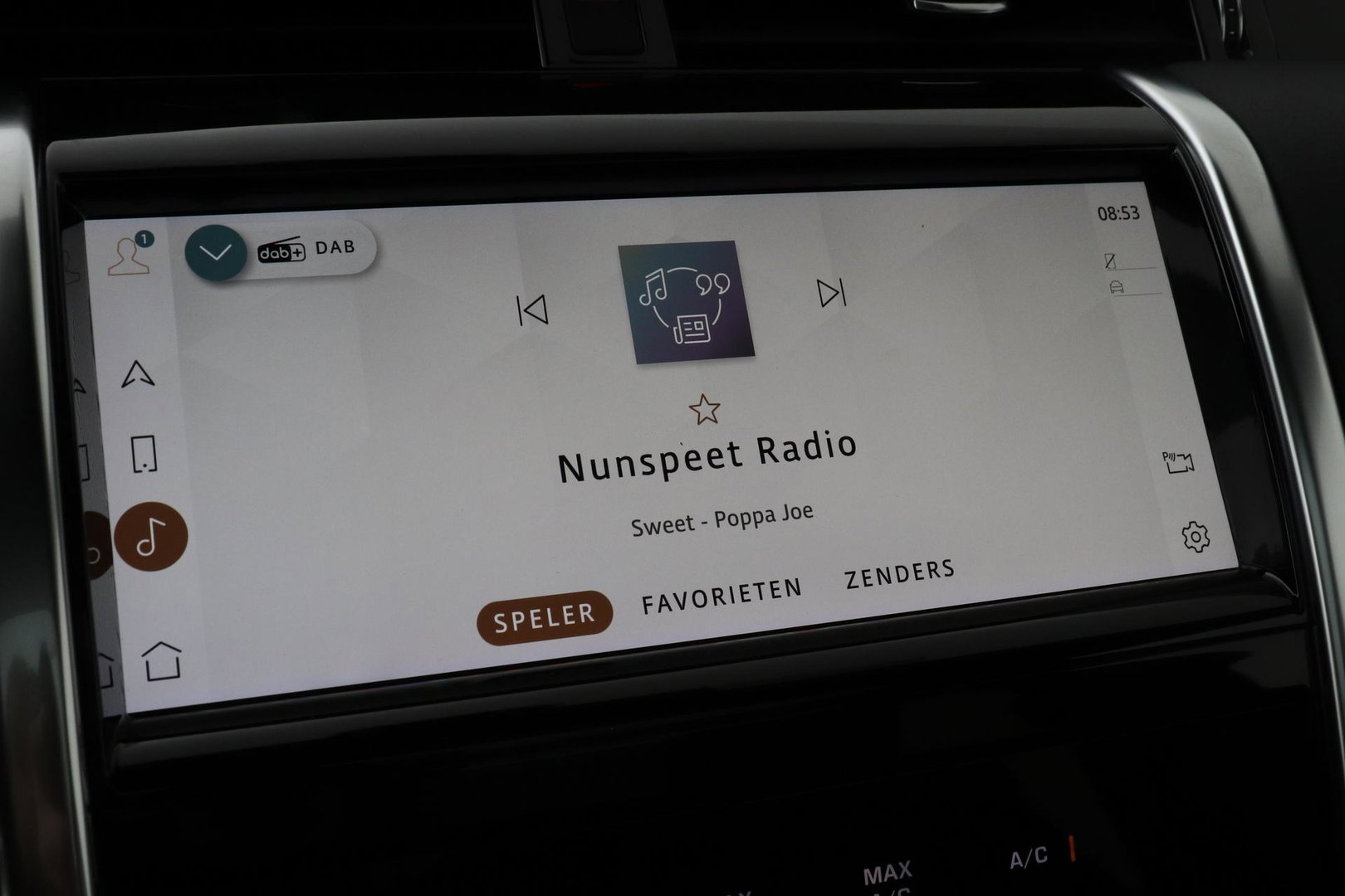 Land Rover Discovery Sport P300e 1.5 S | Panoramadak | 360° Camera | Meridian | Trekhaak | Leder | Stoelverwarming V+A