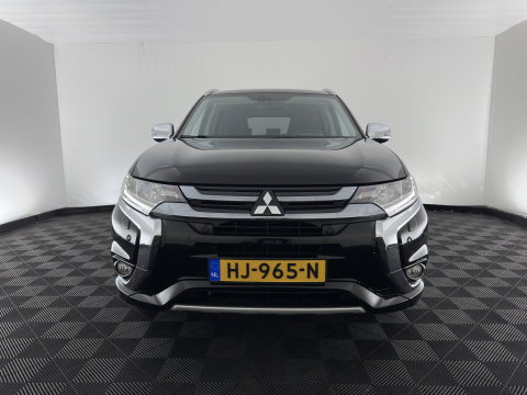 Mitsubishi Outlander 2.0 PHEV Instyle Aut. *LEATHER | FULL-LED | NAVI-FULLMAP | KEYLESS | TOPVIEW | HEATED-COMFORTSEATS | ECC | SHIFT-PADDLES | PDC | CRUISE | PRIVACY-GLASS | DAB | TOWBAR | 18''ALU*