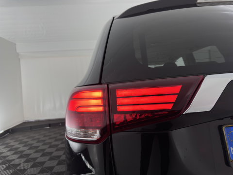 Mitsubishi Outlander 2.0 PHEV Instyle Aut. *LEATHER | FULL-LED | NAVI-FULLMAP | KEYLESS | TOPVIEW | HEATED-COMFORTSEATS | ECC | SHIFT-PADDLES | PDC | CRUISE | PRIVACY-GLASS | DAB | TOWBAR | 18''ALU*