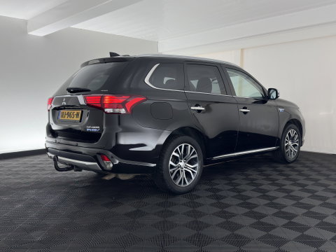 Mitsubishi Outlander 2.0 PHEV Instyle Aut. *LEATHER | FULL-LED | NAVI-FULLMAP | KEYLESS | TOPVIEW | HEATED-COMFORTSEATS | ECC | SHIFT-PADDLES | PDC | CRUISE | PRIVACY-GLASS | DAB | TOWBAR | 18''ALU*