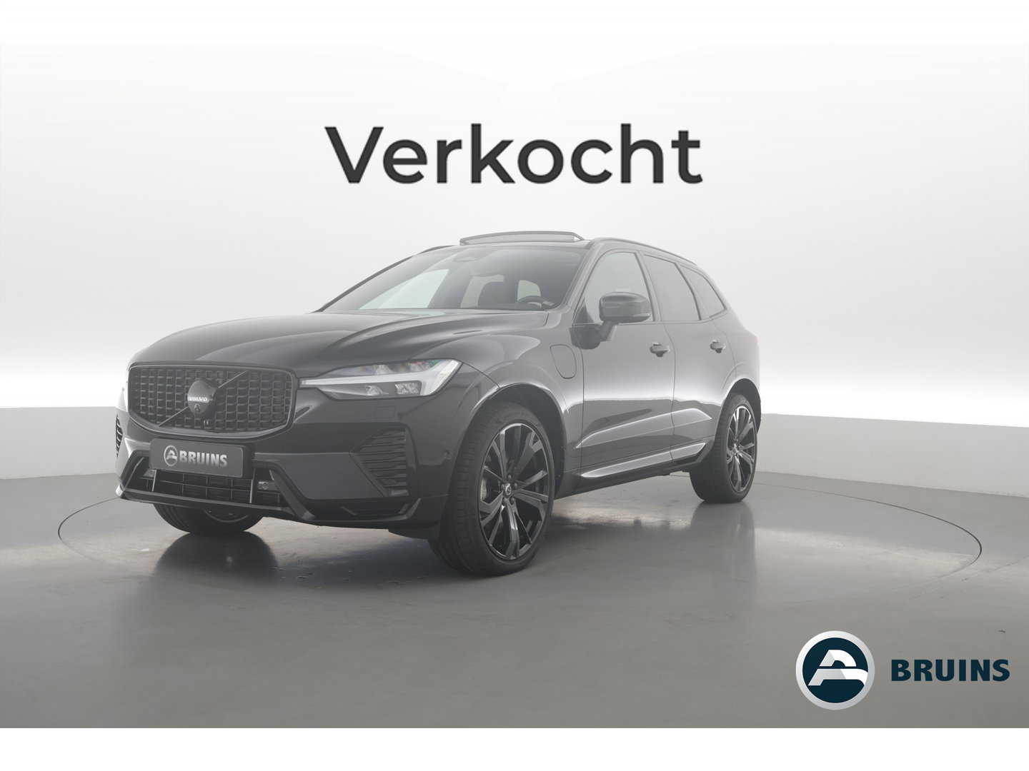 Volvo XC60 2.0 T8 Plug-in hybrid AWD Ultra Black Edition | Pano | HUD | 360Cam | Trekhaak | Harman & Kardon Audio |
