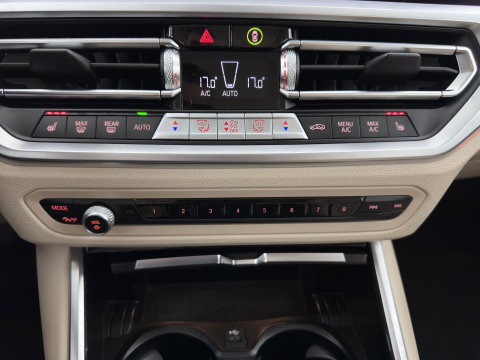 BMW 3-serie 320d High Executive Edition *LEATHER | FULL-LED | HEATED-COMFORTSEATS | DIGI-COCKPIT | NAVI-FULLMAP | AMBIENT-LIGHT | ECC | PDC | CRUISE | 17''ALU*