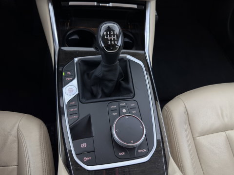 BMW 3-serie 320d High Executive Edition *LEATHER | FULL-LED | HEATED-COMFORTSEATS | DIGI-COCKPIT | NAVI-FULLMAP | AMBIENT-LIGHT | ECC | PDC | CRUISE | 17''ALU*