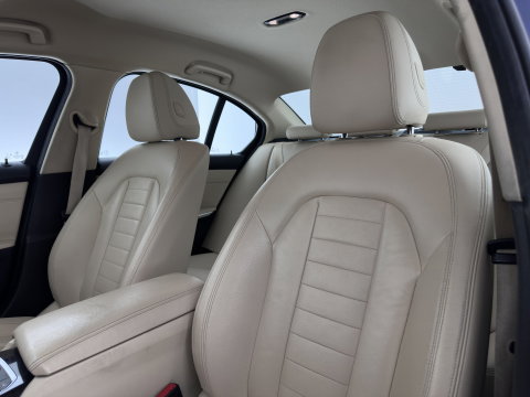 BMW 3-serie 320d High Executive Edition *LEATHER | FULL-LED | HEATED-COMFORTSEATS | DIGI-COCKPIT | NAVI-FULLMAP | AMBIENT-LIGHT | ECC | PDC | CRUISE | 17''ALU*
