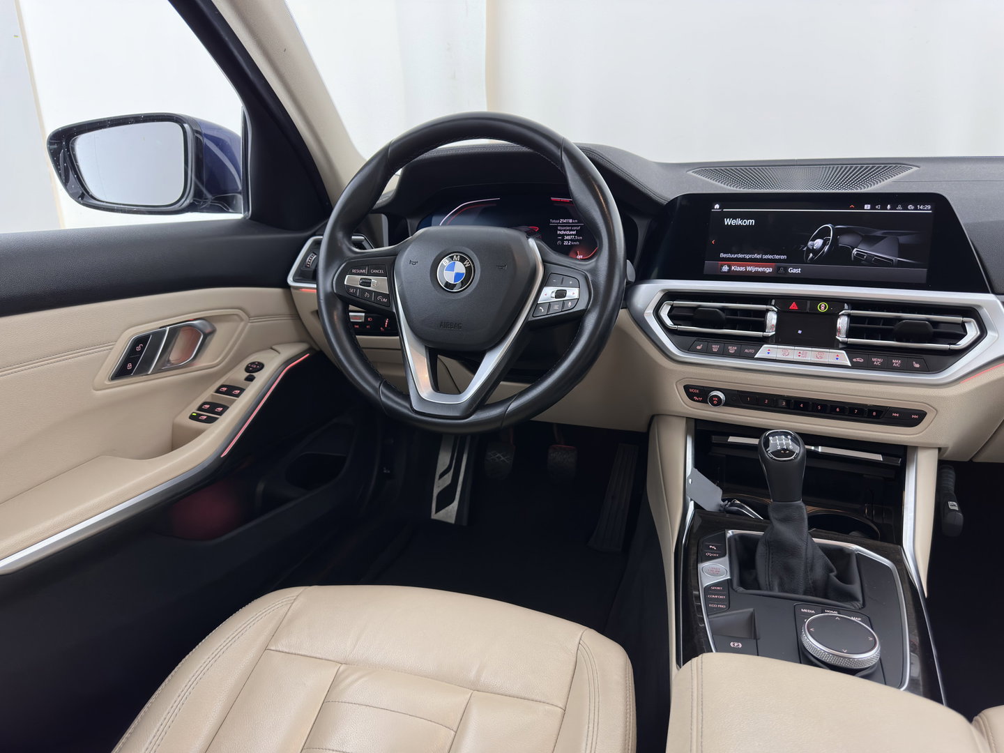 BMW 3-serie 320d High Executive Edition *LEATHER | FULL-LED | HEATED-COMFORTSEATS | DIGI-COCKPIT | NAVI-FULLMAP | AMBIENT-LIGHT | ECC | PDC | CRUISE | 17''ALU*