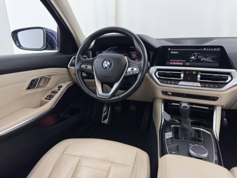 BMW 3-serie 320d High Executive Edition *LEATHER | FULL-LED | HEATED-COMFORTSEATS | DIGI-COCKPIT | NAVI-FULLMAP | AMBIENT-LIGHT | ECC | PDC | CRUISE | 17''ALU*