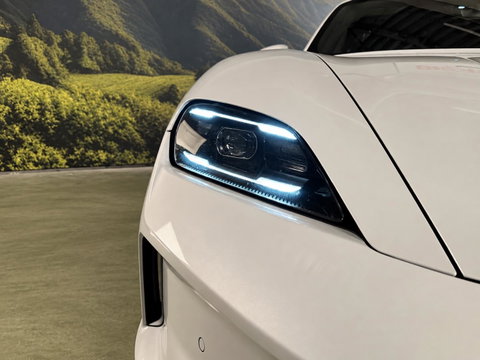 Porsche Taycan Sport Turismo Black Edition 105 kWh luchtvering l Pano l Massage l bijrijders scherm