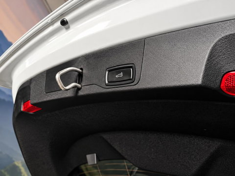 Porsche Taycan Sport Turismo Black Edition 105 kWh luchtvering l Pano l Massage l bijrijders scherm
