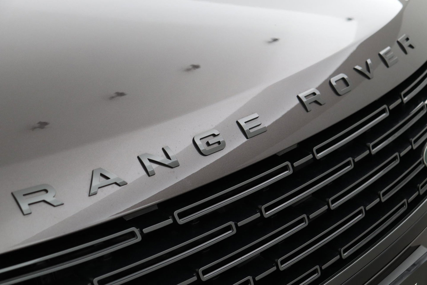 Land Rover Range Rover P550e Autobiography | Meridian Signature | 23 Inch | Luchtvering | Panoramadak | ClearSight | 360° Camera | Ventilatie+Massage | Trekhaak