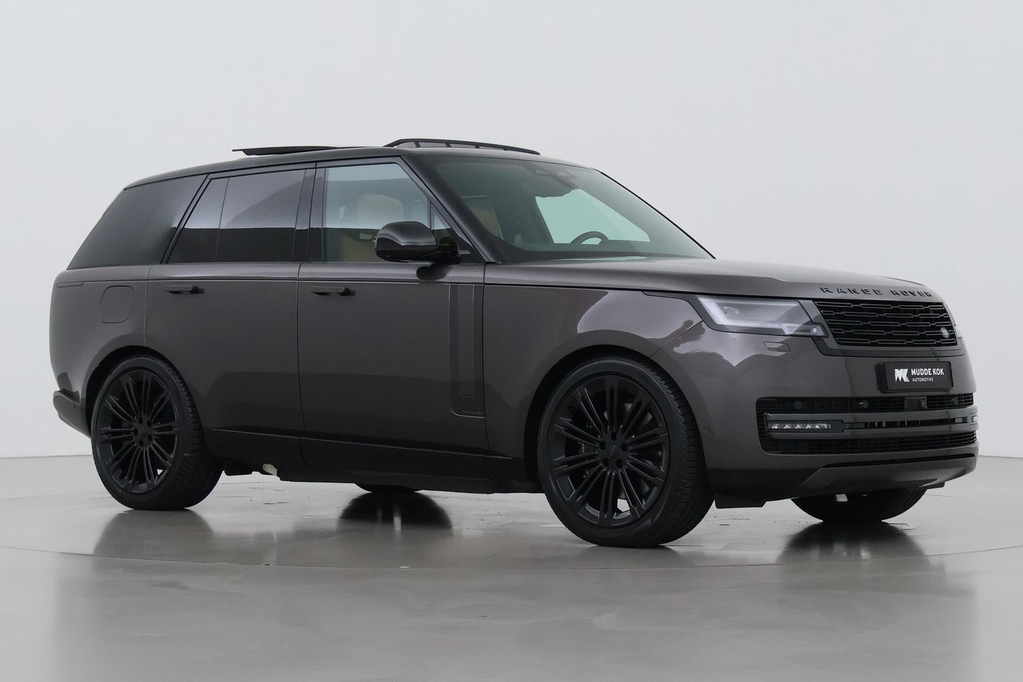 Land Rover Range Rover P550e Autobiography | Meridian Signature | 23 Inch | Luchtvering | Panoramadak | ClearSight | 360° Camera | Ventilatie+Massage | Trekhaak