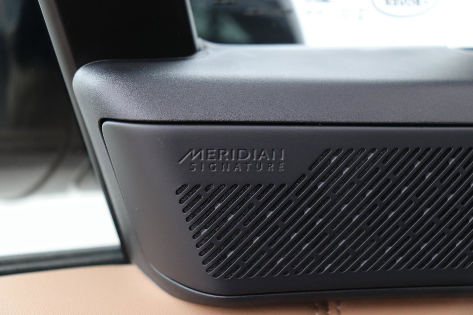 Land Rover Range Rover P550e Autobiography | Meridian Signature | 23 Inch | Luchtvering | Panoramadak | ClearSight | 360° Camera | Ventilatie+Massage | Trekhaak
