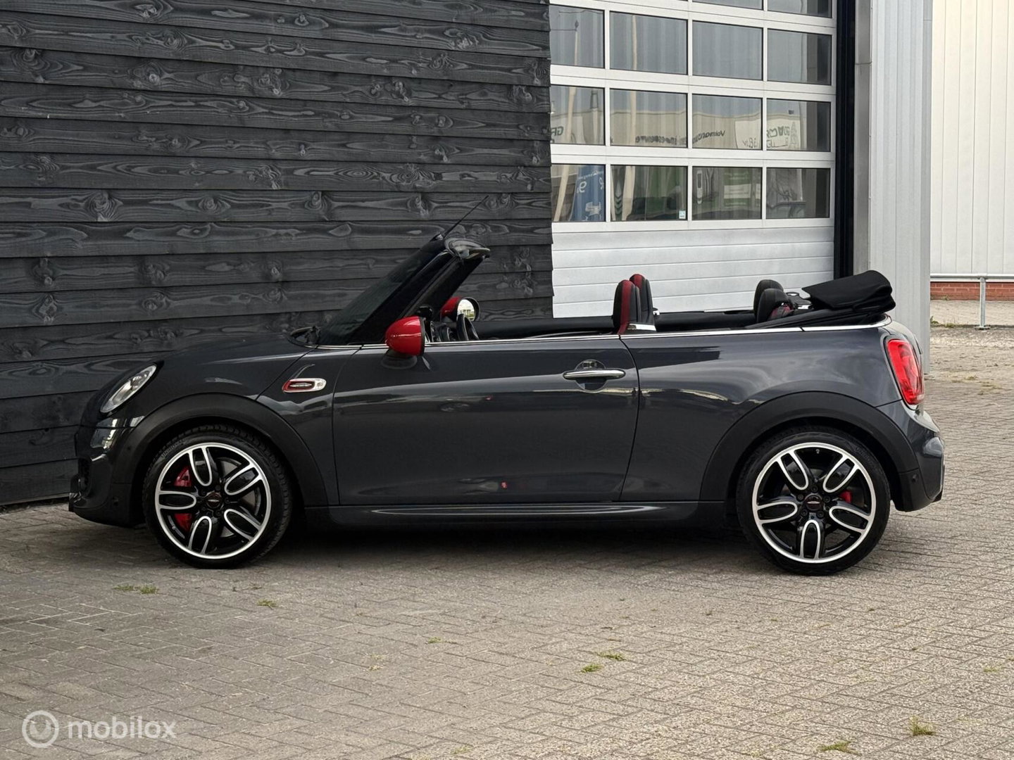 MINI Cooper Cabrio 2.0 John Works Chili | Automaat | LED