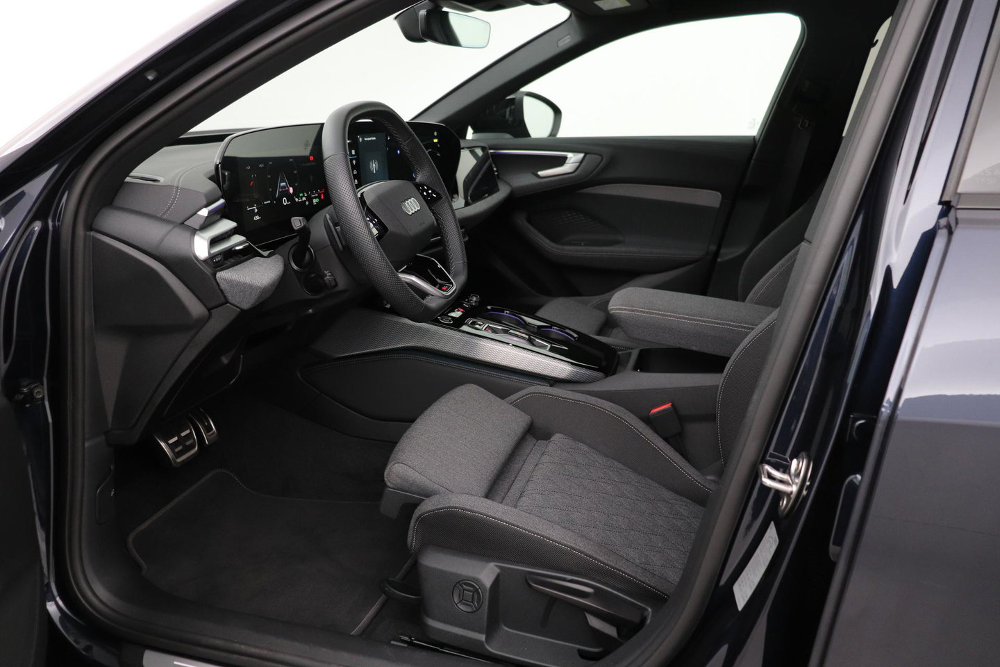 Audi A5 2.0 TFSI quattro S edition | Black-optiek | Bijrijdersscherm | Pilot Assist | Stoelverwarming | Matrix LED | ACC | 19 Inch