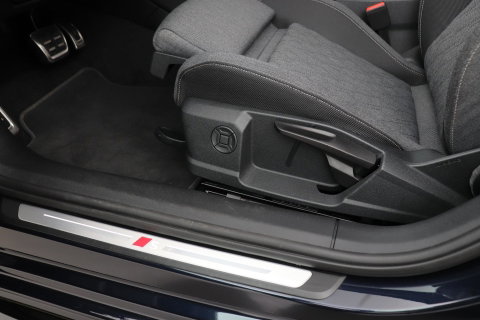 Audi A5 2.0 TFSI quattro S edition | Black-optiek | Bijrijdersscherm | Pilot Assist | Stoelverwarming | Matrix LED | ACC | 19 Inch
