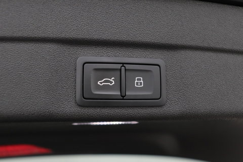 Audi A5 2.0 TFSI quattro S edition | Black-optiek | Bijrijdersscherm | Pilot Assist | Stoelverwarming | Matrix LED | ACC | 19 Inch