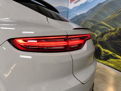 Porsche Cayenne Coupé 3.0 E-Hybrid Keramisch l bose l sport Design | sport Chrome l pano