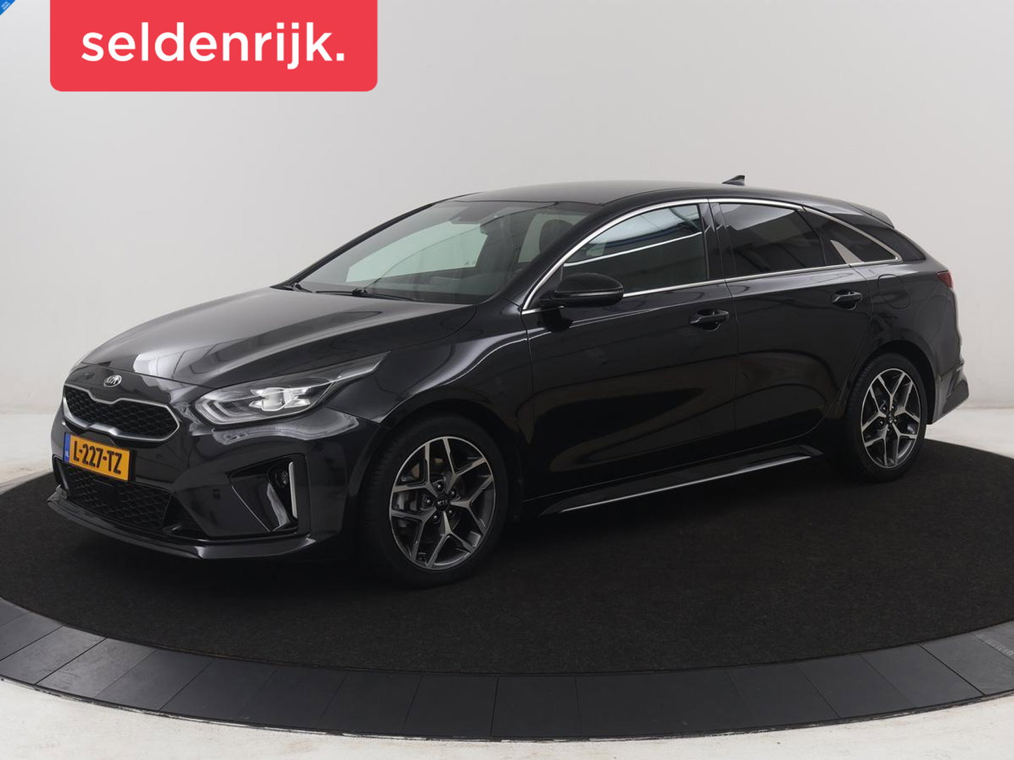 Kia ProCeed 1.0 T-GDI GT-Line | Leder/Alcantara | Stuur/stoel verwarming | Carplay | Virtual Dashboard | Full LED | Camera | Park assist | Climate control |