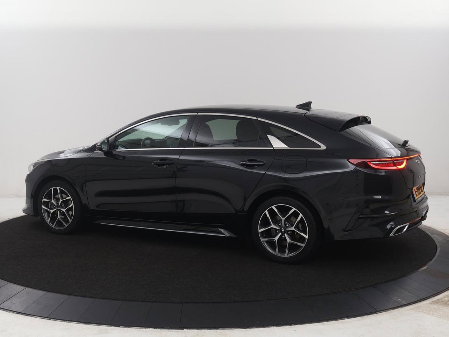 Kia ProCeed 1.0 T-GDI GT-Line | Leder/Alcantara | Stuur/stoel verwarming | Carplay | Virtual Dashboard | Full LED | Camera | Park assist | Climate control |