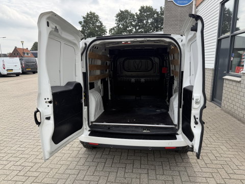 Opel Combo 1.6 CDTi 105pk L2H1 Sport / vaste prijs rijklaar € 8.950 ex btw / euro 6 / bpm vrij / lease vanaf € 151 / airco / cruise control / pdc achter / stoelverwarming / armsteun