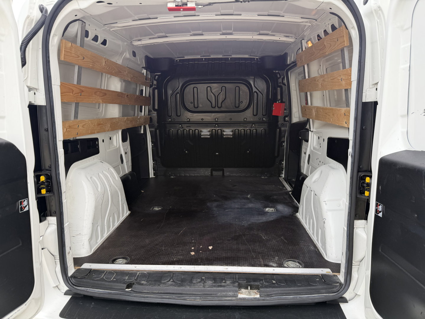 Opel Combo 1.6 CDTi 105pk L2H1 Sport / vaste prijs rijklaar € 8.950 ex btw / euro 6 / bpm vrij / lease vanaf € 151 / airco / cruise control / pdc achter / stoelverwarming / armsteun