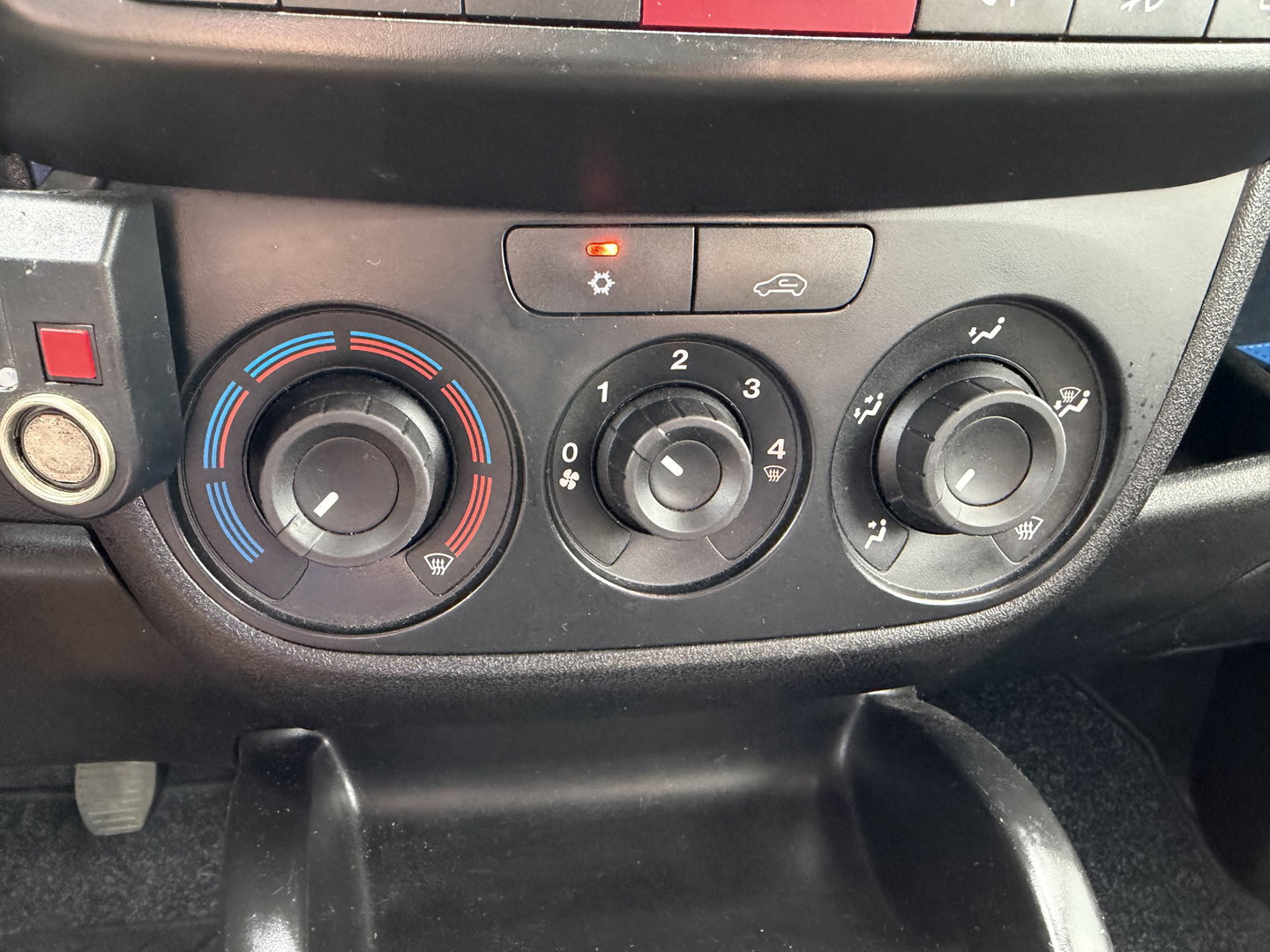 Opel Combo 1.6 CDTi 105pk L2H1 Sport / vaste prijs rijklaar € 8.950 ex btw / euro 6 / bpm vrij / lease vanaf € 151 / airco / cruise control / pdc achter / stoelverwarming / armsteun