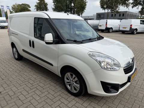 Opel Combo 1.6 CDTi 105pk L2H1 Sport / vaste prijs rijklaar € 8.950 ex btw / euro 6 / bpm vrij / lease vanaf € 151 / airco / cruise control / pdc achter / stoelverwarming / armsteun