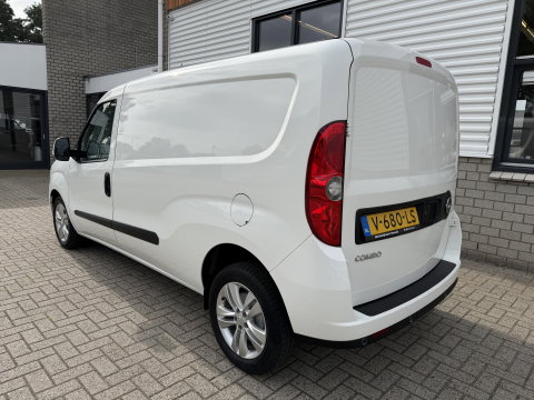 Opel Combo 1.6 CDTi 105pk L2H1 Sport / vaste prijs rijklaar € 8.950 ex btw / euro 6 / bpm vrij / lease vanaf € 151 / airco / cruise control / pdc achter / stoelverwarming / armsteun