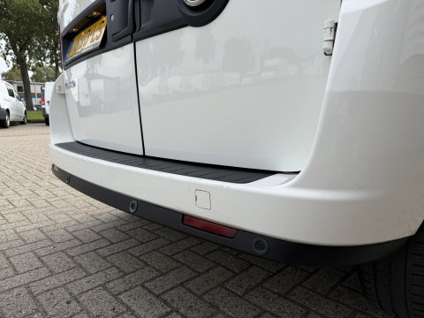 Opel Combo 1.6 CDTi 105pk L2H1 Sport / vaste prijs rijklaar € 8.950 ex btw / euro 6 / bpm vrij / lease vanaf € 151 / airco / cruise control / pdc achter / stoelverwarming / armsteun