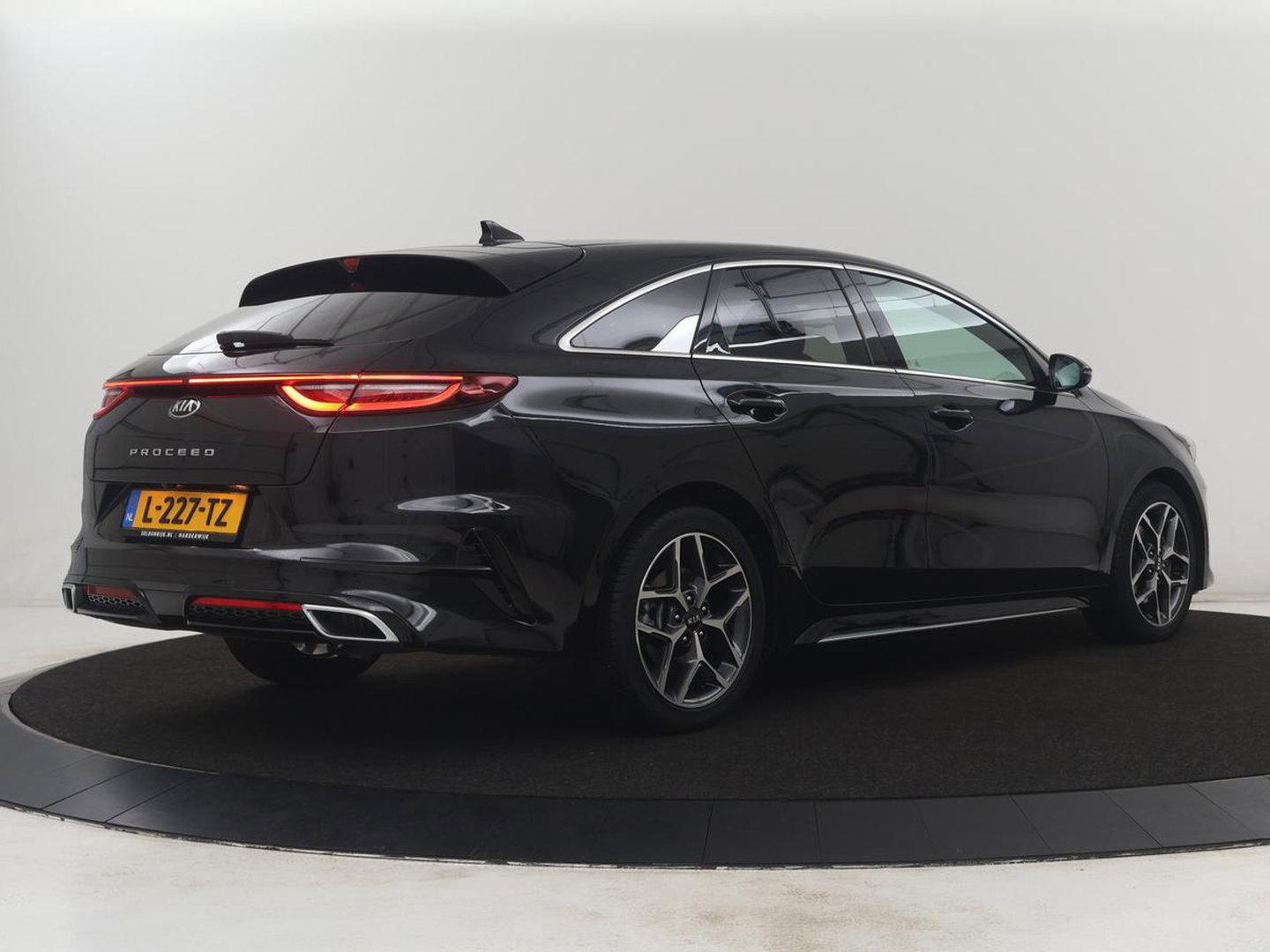 Kia ProCeed 1.0 T-GDI GT-Line | Leder/Alcantara | Stuur/stoel verwarming | Carplay | Virtual Dashboard | Full LED | Camera | Park assist | Climate control |