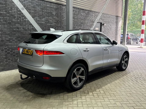 Jaguar F-PACE 3.0 S AWD 30d | Panoramadak | Trekhaak | Meridian | Stoelventilatie | Keyless | Stoel+achterbankverwarming | Camera