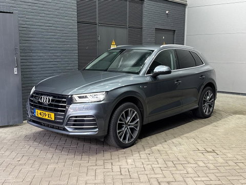 Audi Q5 55 TFSIe Quattro Competition | 360° Camera | Head-Up | Keyless | LED | Stoelverwarming V+A | Parkeerassistent | 19 Inch
