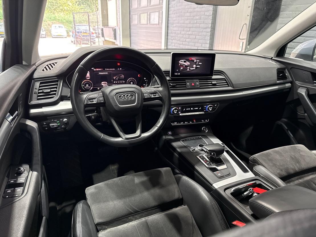 Audi Q5 55 TFSIe Quattro Competition | 360° Camera | Head-Up | Keyless | LED | Stoelverwarming V+A | Parkeerassistent | 19 Inch