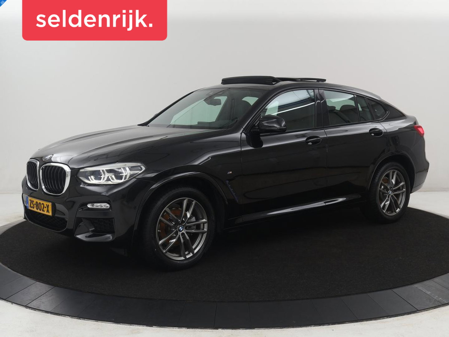 BMW X4 xDrive20i High Executive Edition M-sport | Panoramadak | Leder | Trekhaak | Camera | Sfeerverlichting | Stoelverwarming | Full LED | Climate control | Park assist | Cruise control |