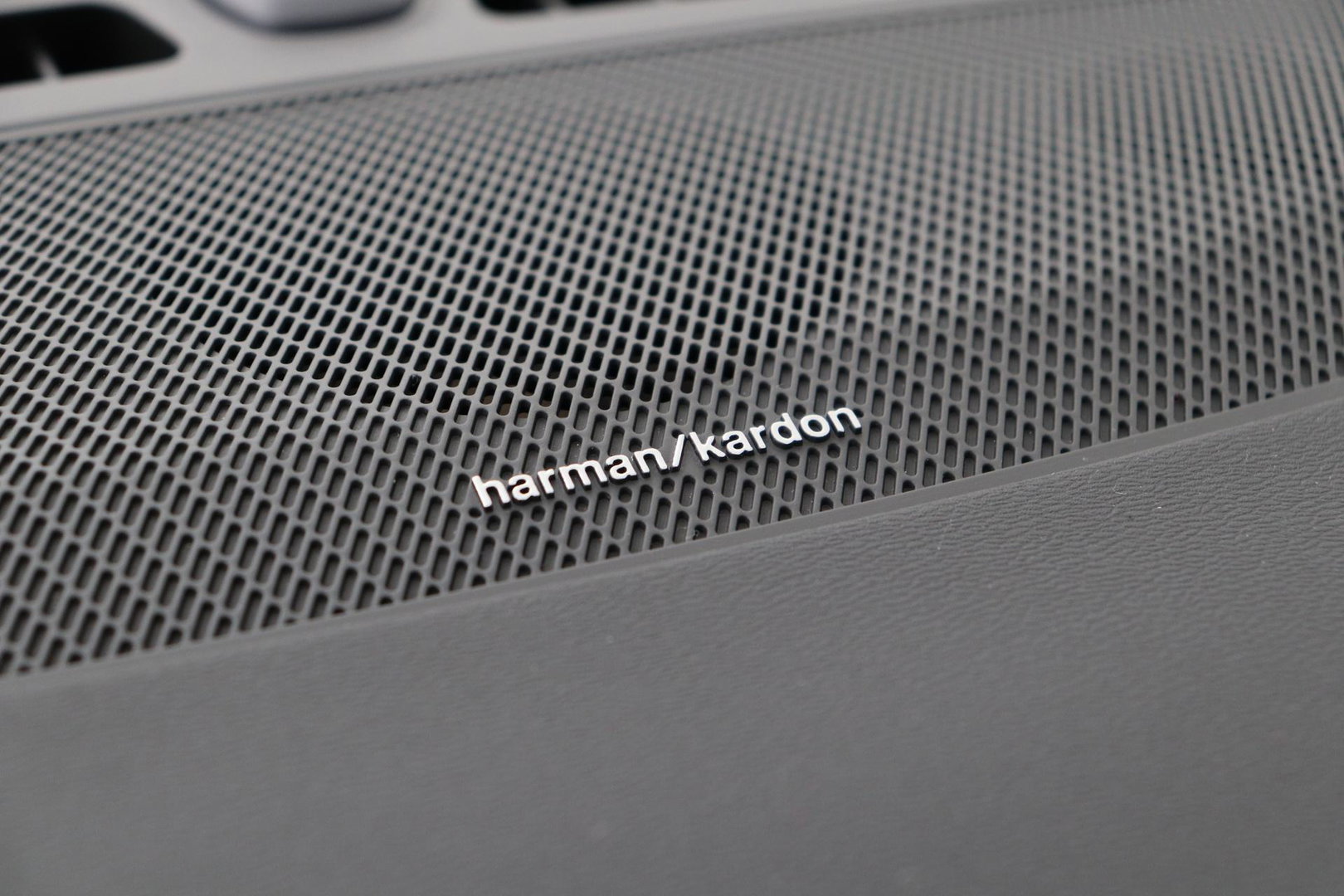 Volvo XC40 2.0 B3 Plus Black Edition | Harman/Kardon | BLIS | 360° Camera | Pilot Assist | Stoel+Stuurverwarming | Memory | ACC | 20 Inch