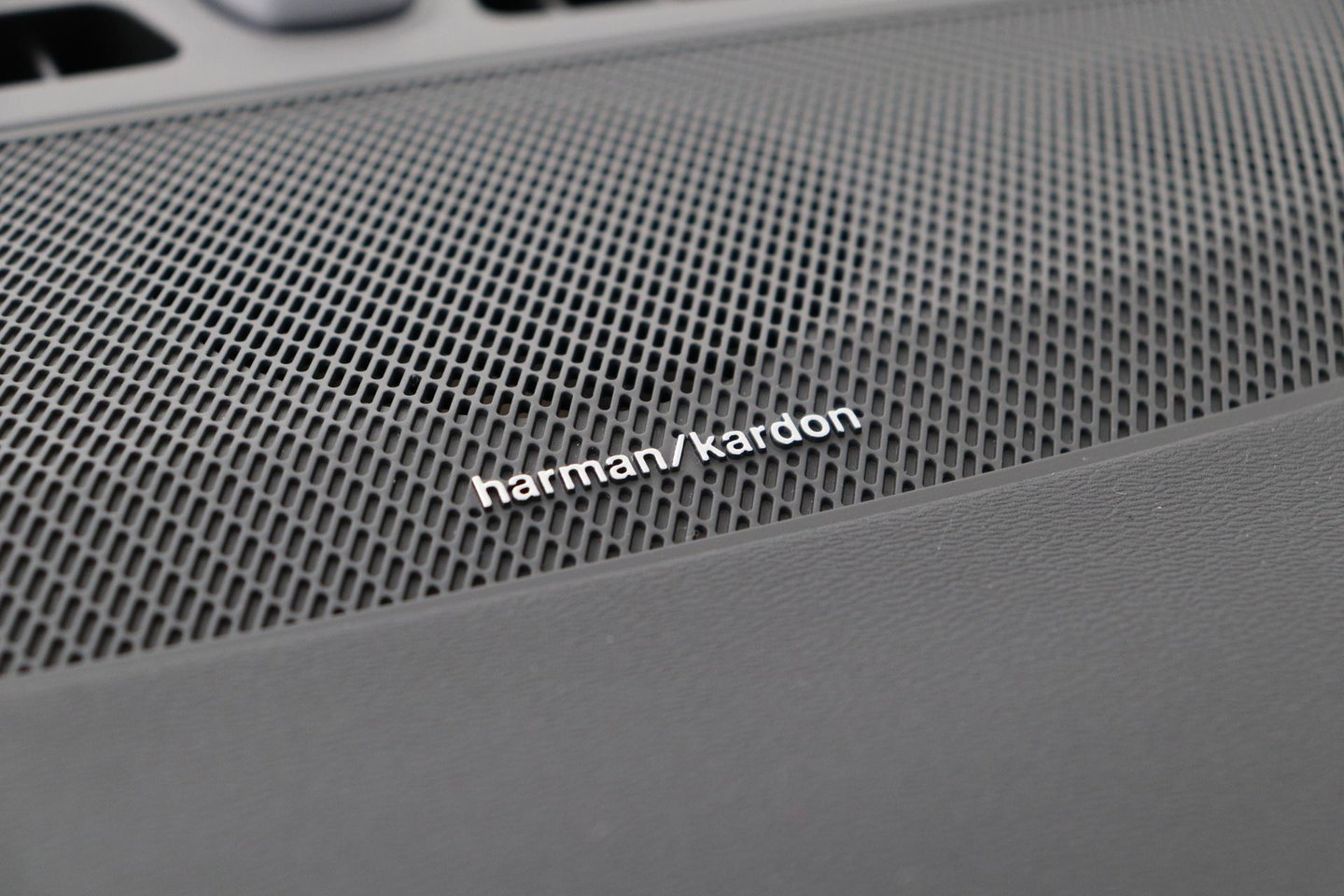 Volvo XC40 2.0 B3 Plus Black Edition | Harman/Kardon | BLIS | 360° Camera | Pilot Assist | Stoel+Stuurverwarming | Memory | ACC | 20 Inch