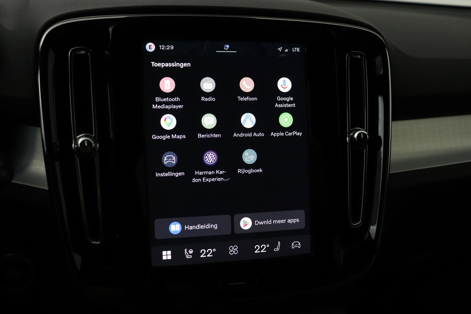Volvo XC40 2.0 B3 Plus Black Edition | Harman/Kardon | BLIS | 360° Camera | Pilot Assist | Stoel+Stuurverwarming | Memory | ACC | 20 Inch