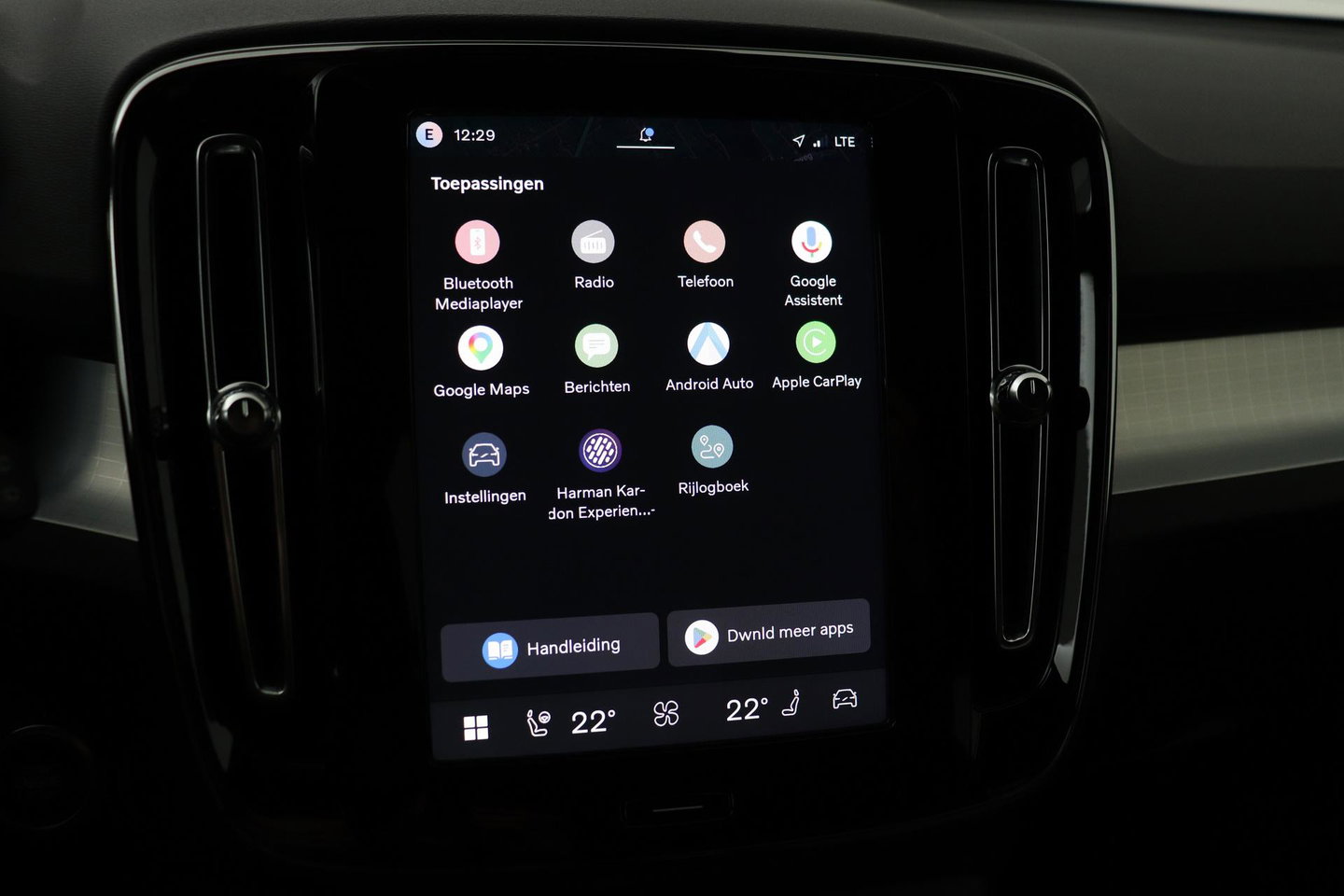 Volvo XC40 2.0 B3 Plus Black Edition | Harman/Kardon | BLIS | 360° Camera | Pilot Assist | Stoel+Stuurverwarming | Memory | ACC | 20 Inch