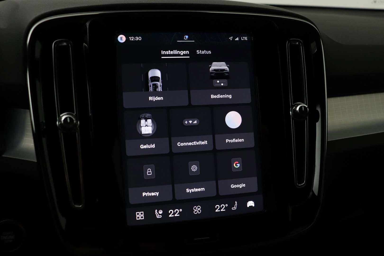 Volvo XC40 2.0 B3 Plus Black Edition | Harman/Kardon | BLIS | 360° Camera | Pilot Assist | Stoel+Stuurverwarming | Memory | ACC | 20 Inch