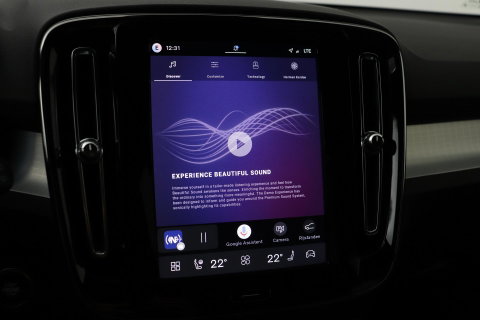 Volvo XC40 2.0 B3 Plus Black Edition | Harman/Kardon | BLIS | 360° Camera | Pilot Assist | Stoel+Stuurverwarming | Memory | ACC | 20 Inch