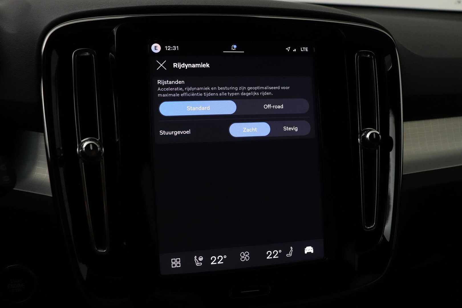 Volvo XC40 2.0 B3 Plus Black Edition | Harman/Kardon | BLIS | 360° Camera | Pilot Assist | Stoel+Stuurverwarming | Memory | ACC | 20 Inch