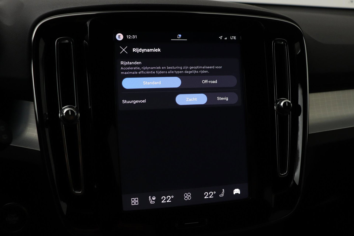 Volvo XC40 2.0 B3 Plus Black Edition | Harman/Kardon | BLIS | 360° Camera | Pilot Assist | Stoel+Stuurverwarming | Memory | ACC | 20 Inch