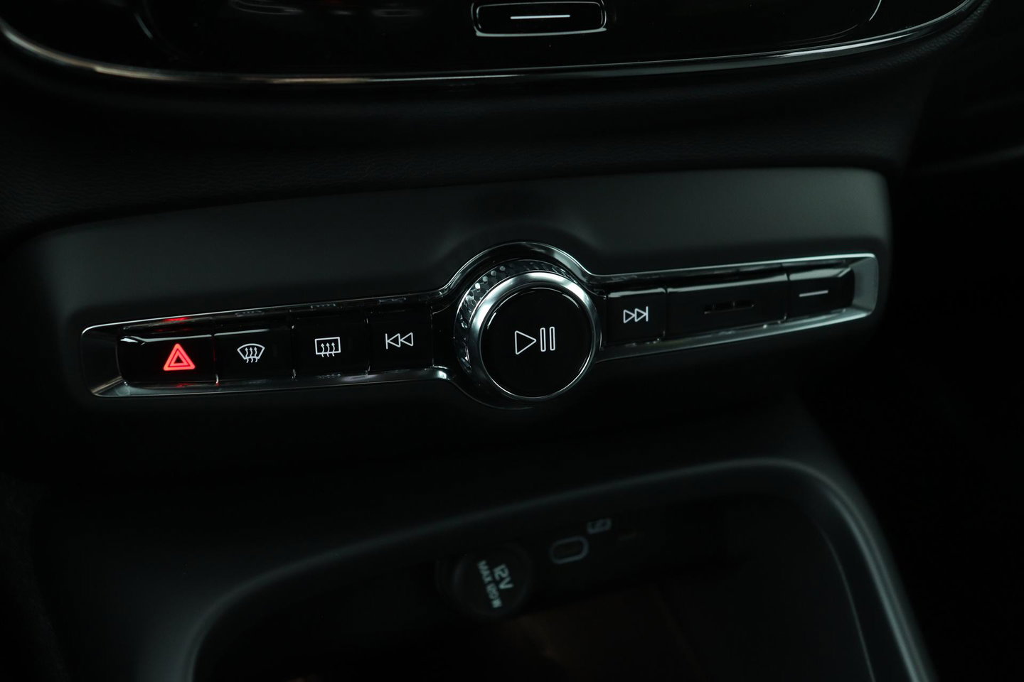 Volvo XC40 2.0 B3 Plus Black Edition | Harman/Kardon | BLIS | 360° Camera | Pilot Assist | Stoel+Stuurverwarming | Memory | ACC | 20 Inch