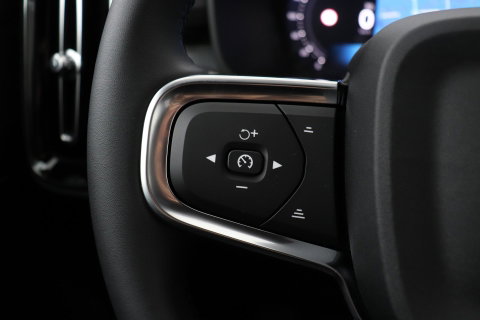 Volvo XC40 2.0 B3 Plus Black Edition | Harman/Kardon | BLIS | 360° Camera | Pilot Assist | Stoel+Stuurverwarming | Memory | ACC | 20 Inch