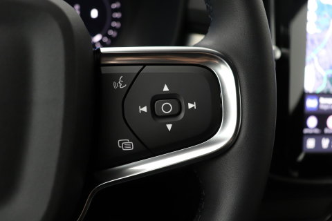Volvo XC40 2.0 B3 Plus Black Edition | Harman/Kardon | BLIS | 360° Camera | Pilot Assist | Stoel+Stuurverwarming | Memory | ACC | 20 Inch