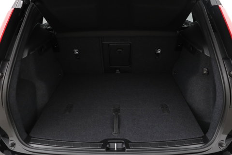 Volvo XC40 2.0 B3 Plus Black Edition | Harman/Kardon | BLIS | 360° Camera | Pilot Assist | Stoel+Stuurverwarming | Memory | ACC | 20 Inch