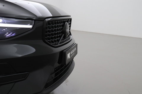 Volvo XC40 2.0 B3 Plus Black Edition | Harman/Kardon | BLIS | 360° Camera | Pilot Assist | Stoel+Stuurverwarming | Memory | ACC | 20 Inch