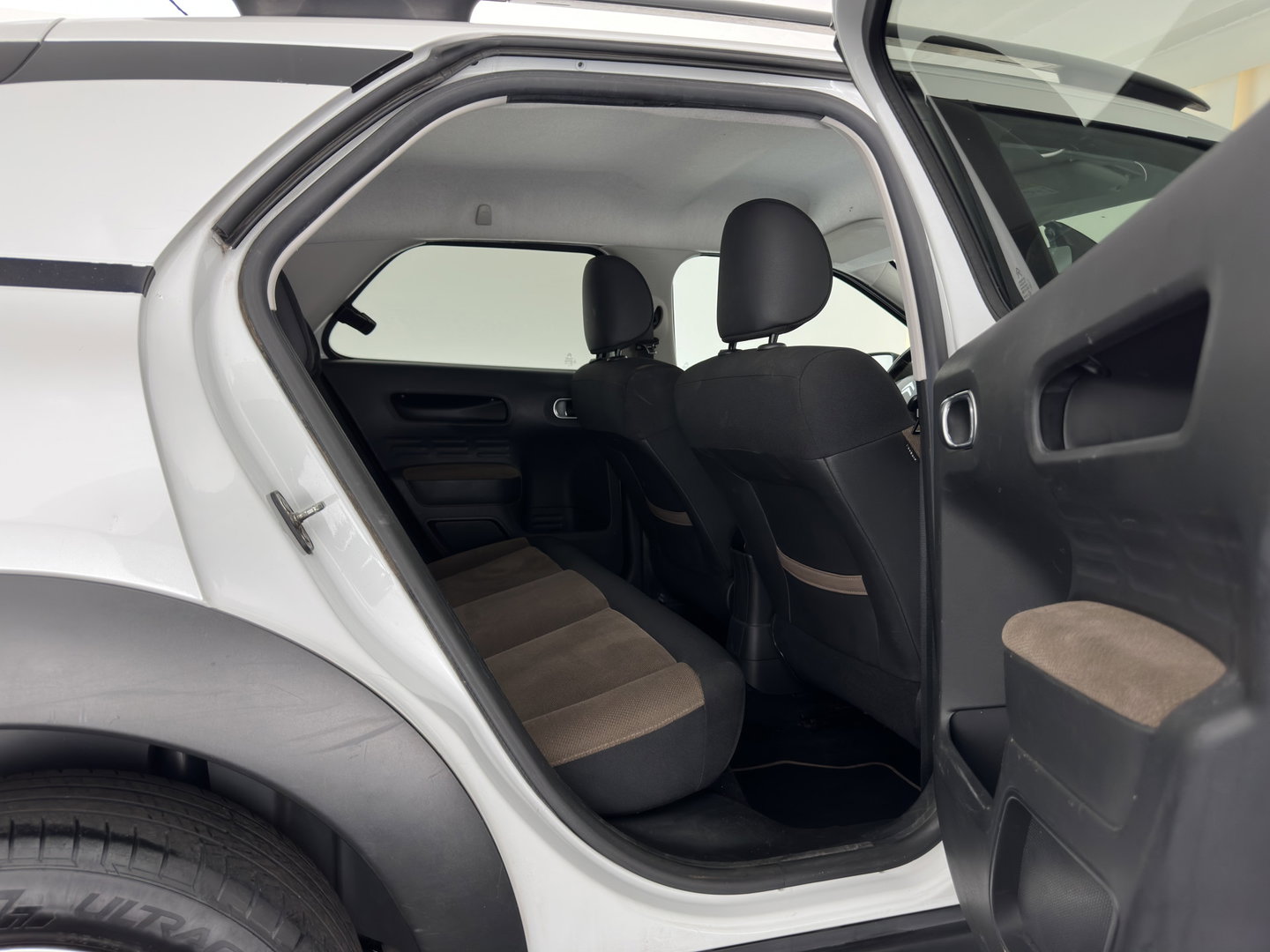Citroën C4 Cactus 1.2 PureTech Business *NAVI-FULLMAP | ECC | PRIVACY-GLASS | PDC | CRUISE | COMFORT-SEATS | TOWBAR*